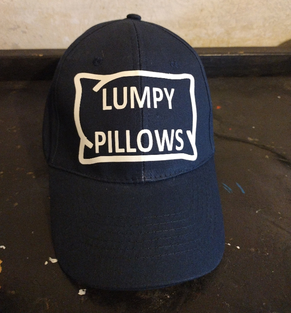 Lumpy pillows hat